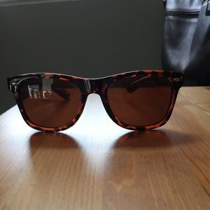 Forever 21 Women's Tortoiseshell Sunglasses
